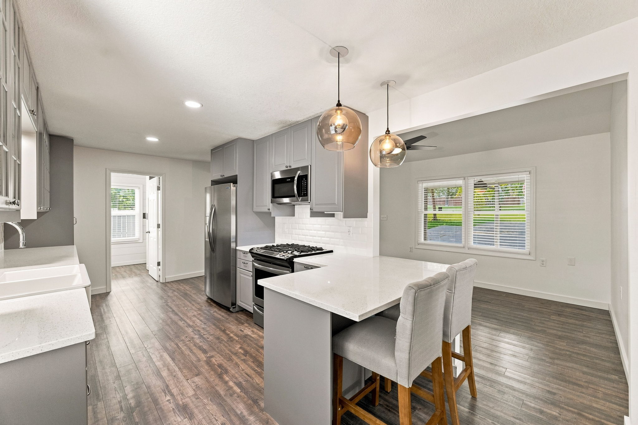  Photo 16