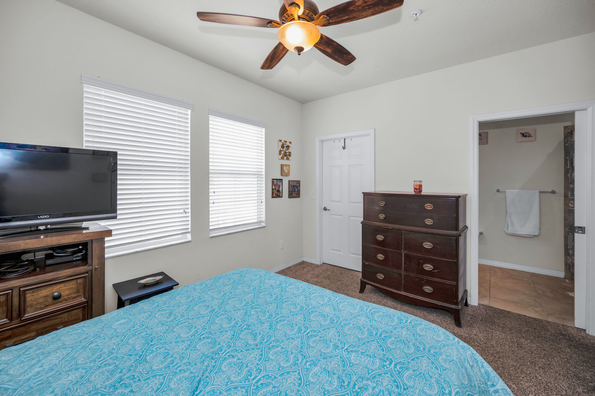 Upper Level Guest Bedroom2b