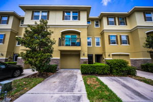 Front Exterior4