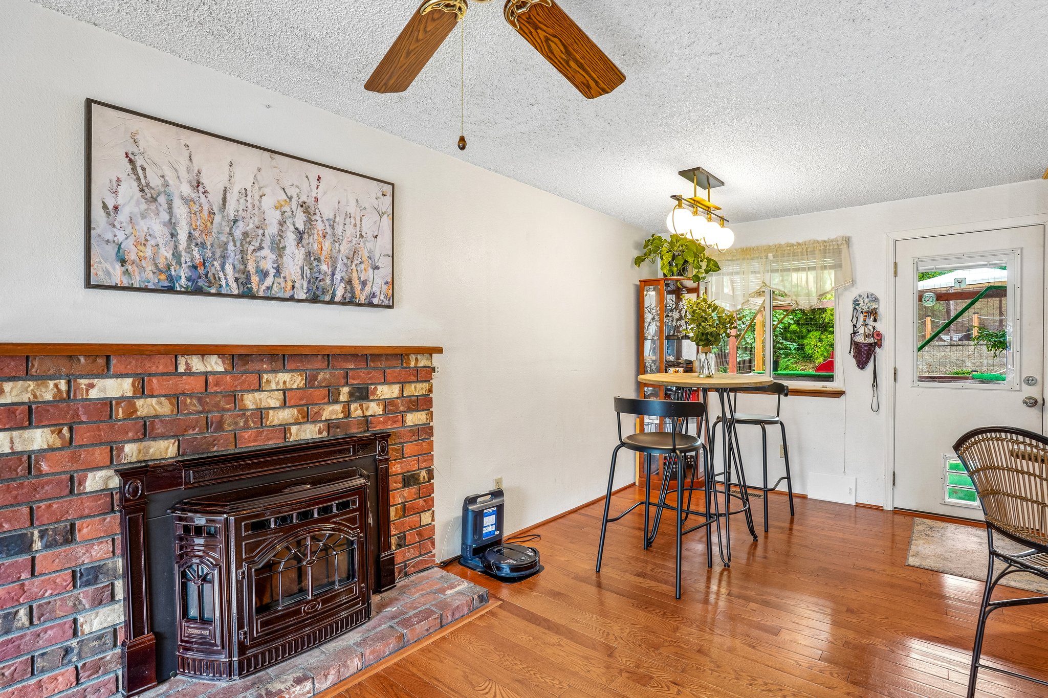S 111th St-S2706-011.jpg