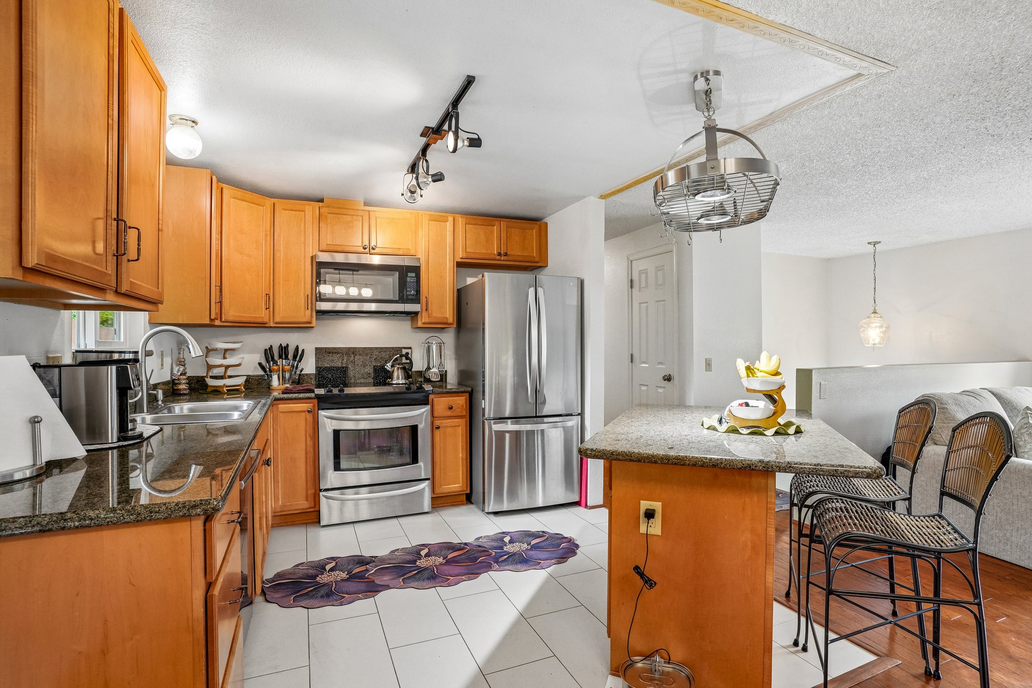 S 111th St-S2706-015.jpg