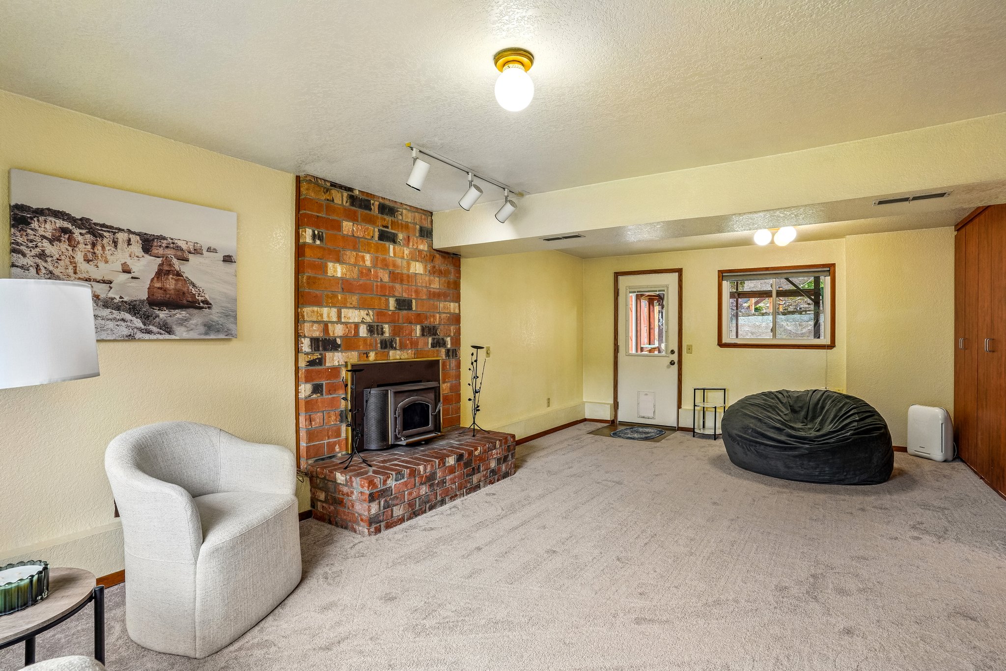 S 111th St-S2706-029.jpg
