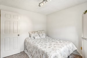 S 111th St-S2706-027.jpg