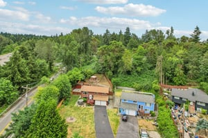 S 111th St-S2706-059.jpg
