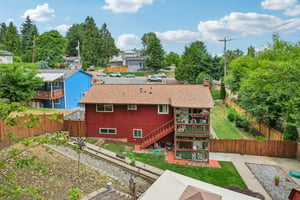 S 111th St-S2706-068.jpg