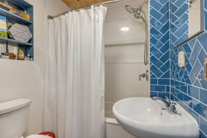 Photo 31