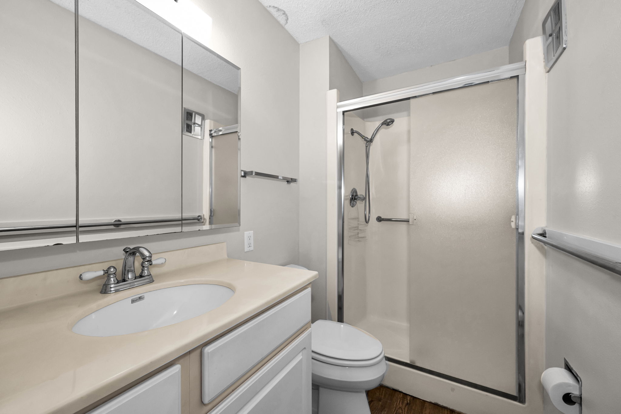 Primary Bathroom 1a