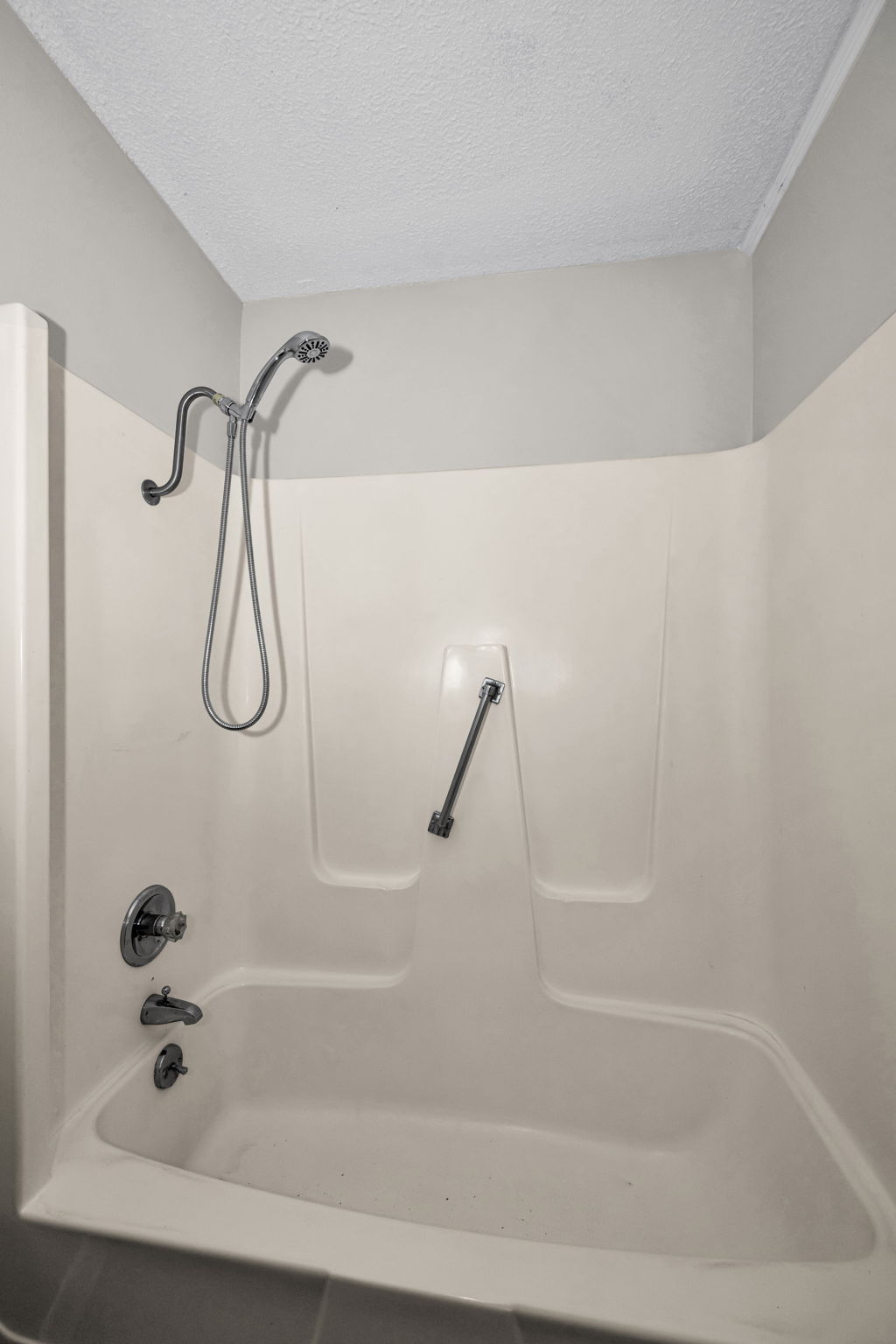 Bathroom 2b