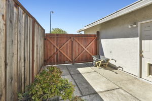  Photo 32