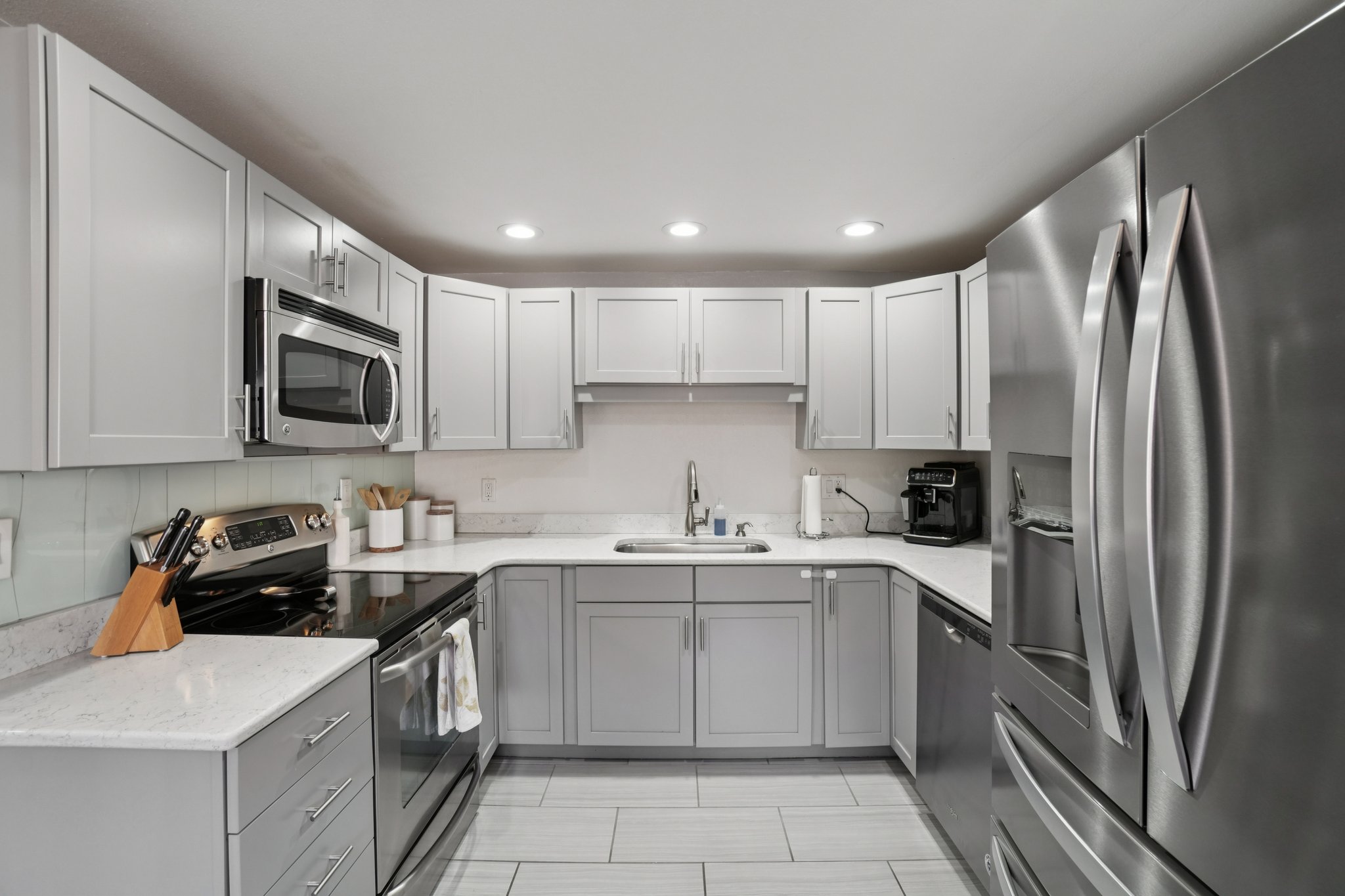 Holland Dr-S0711-017.jpg