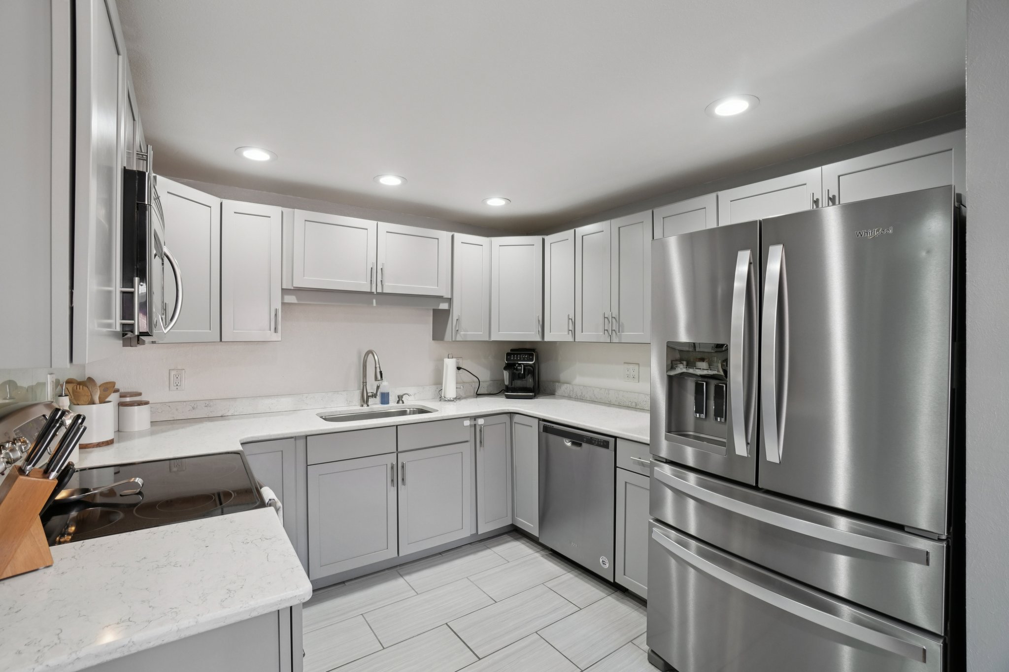 Holland Dr-S0711-019.jpg