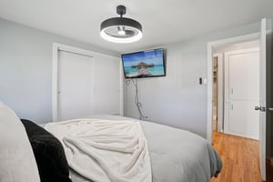 Holland Dr-S0711-022.jpg