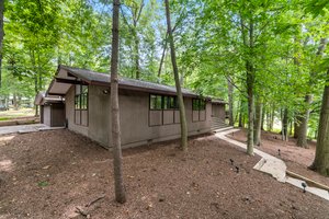 03. Front of house.jpg