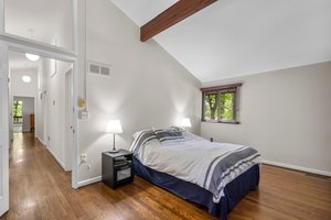 25. Main bedroom.jpg