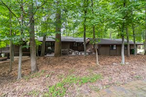 44. Back of house.jpg