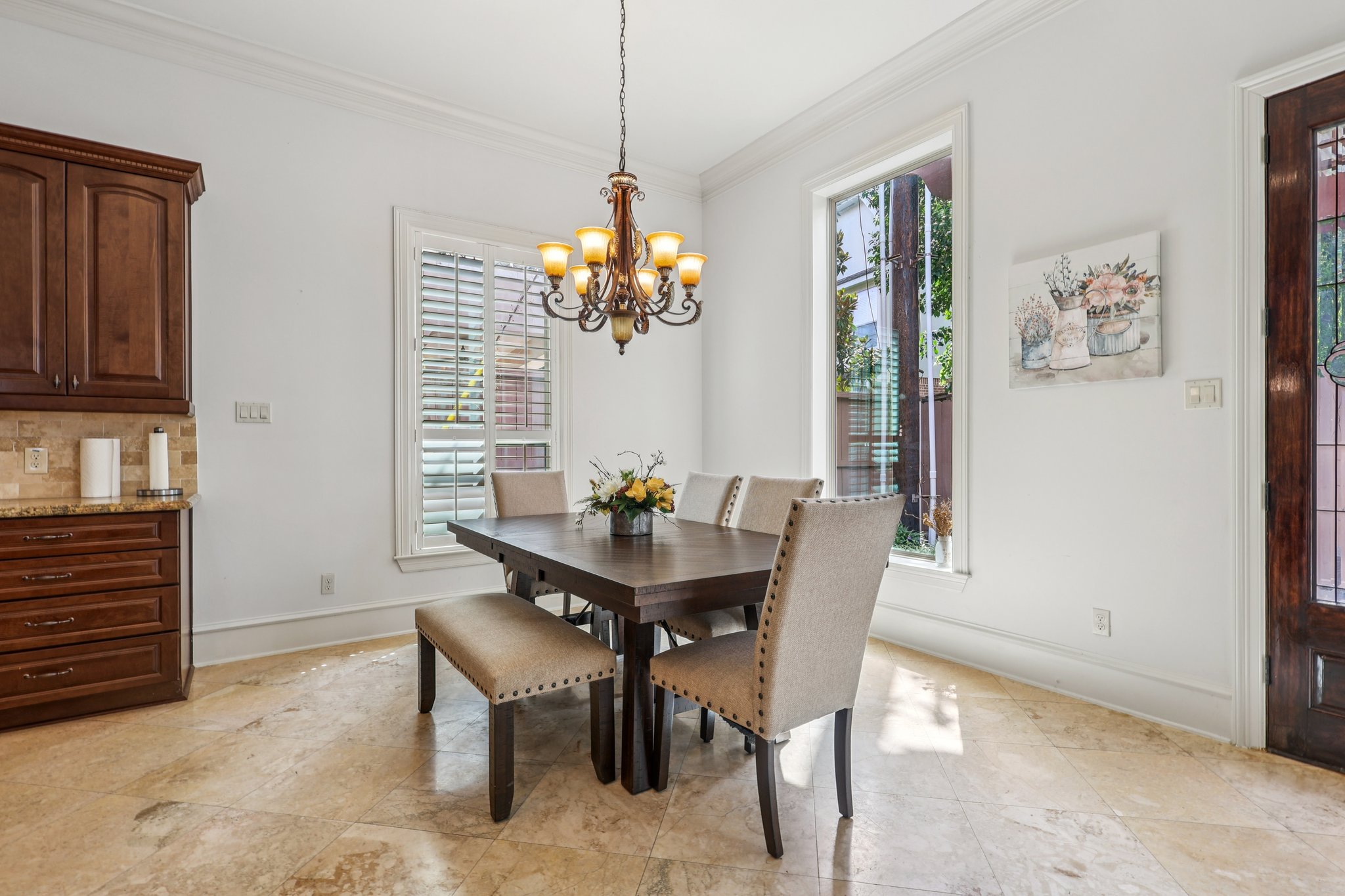 Navarro St-1106-012.jpg