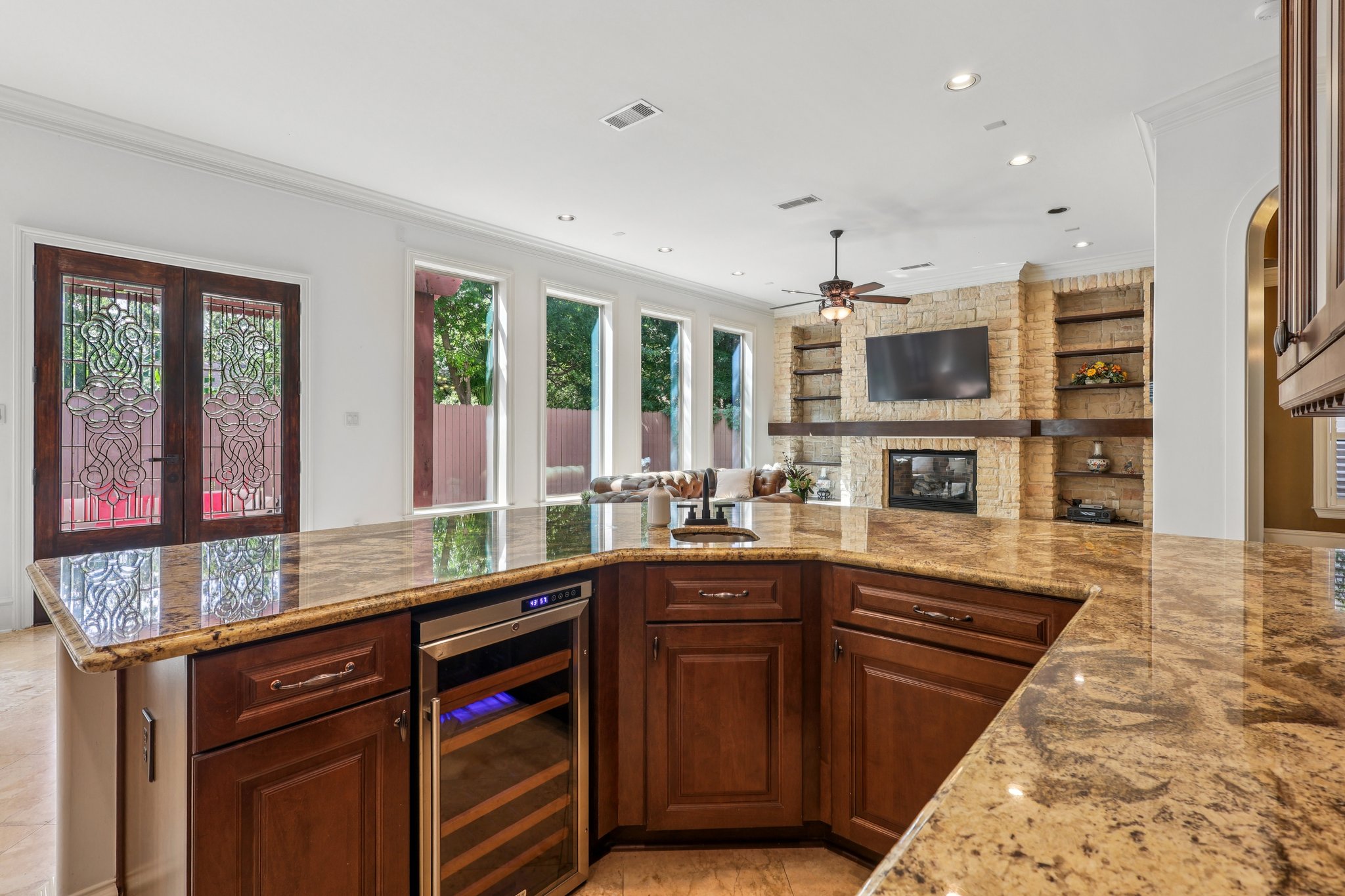 Navarro St-1106-017.jpg