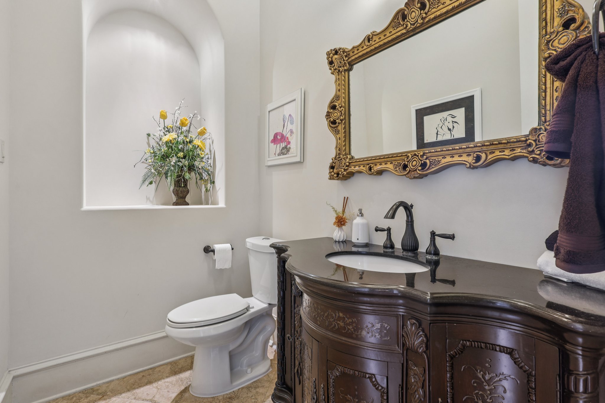 Navarro St-1106-020.jpg