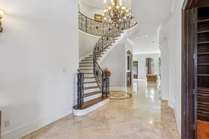 Navarro St-1106-006.jpg