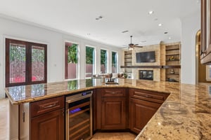 Navarro St-1106-017.jpg