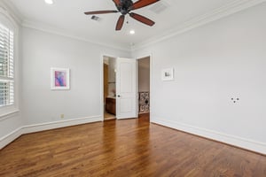 Navarro St-1106-027.jpg