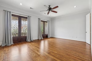 Navarro St-1106-040.jpg