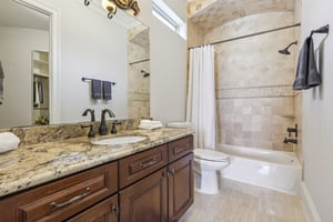 Navarro St-1106-042.jpg