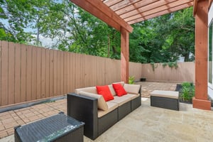 Navarro St-1106-045.jpg