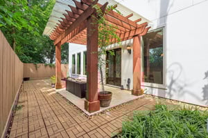 Navarro St-1106-046.jpg