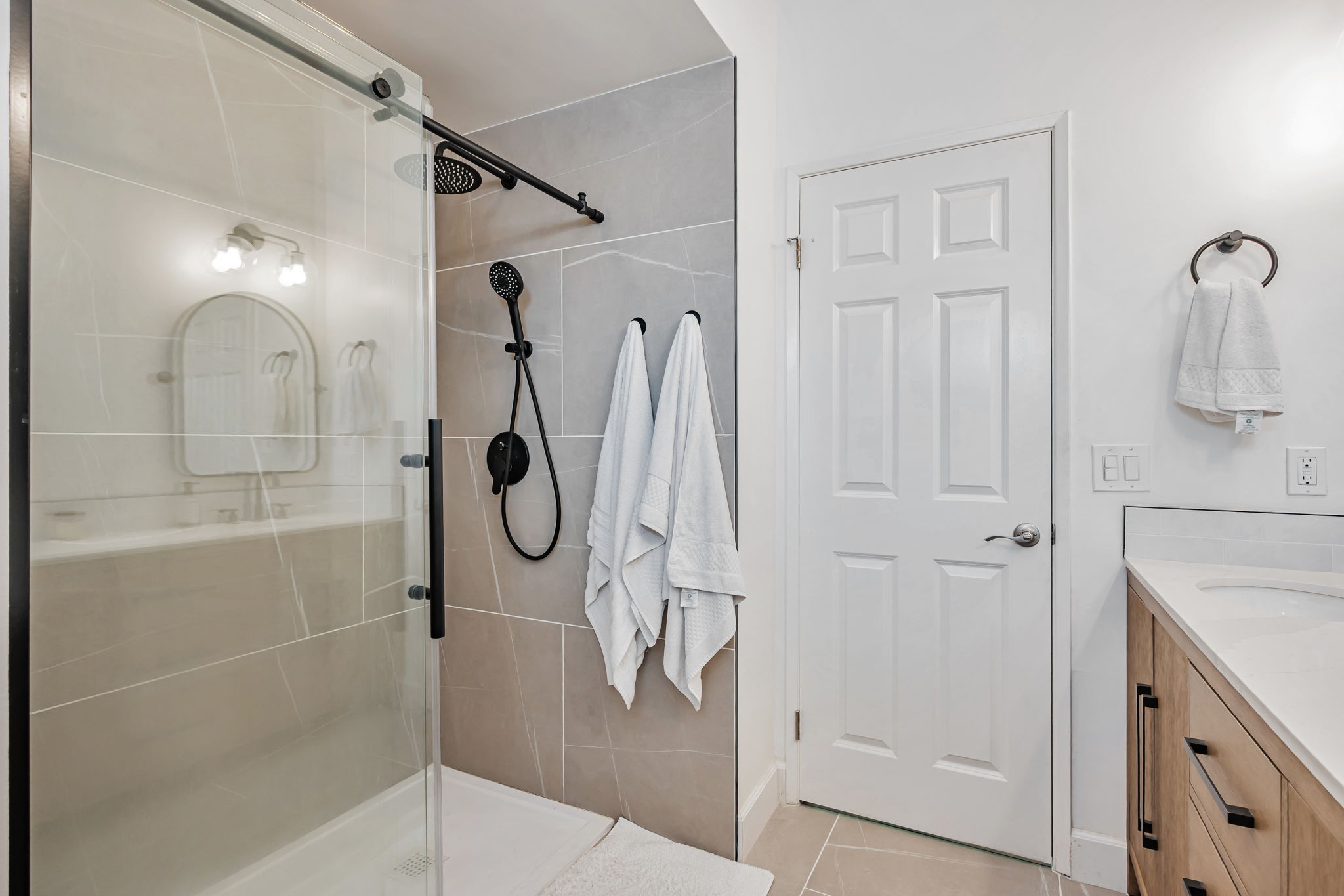 027_5534 Las Virgenes Rd 120 