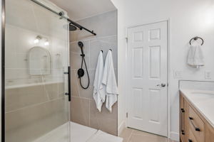 027_5534 Las Virgenes Rd 120 