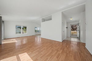  Photo 36