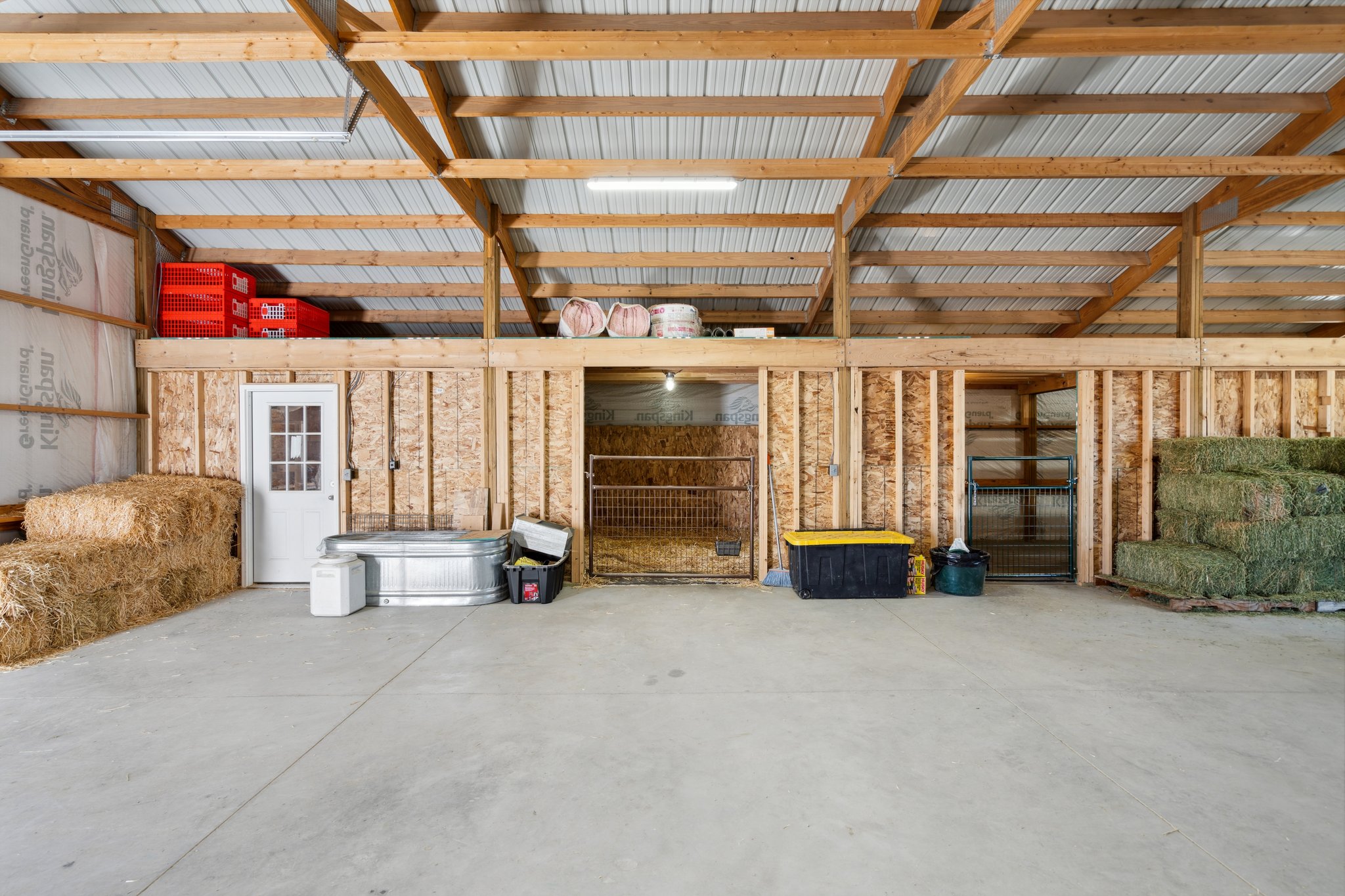 2,400 sq. ft. Lester barn