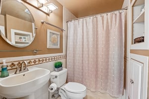 Charlotte Way-S1605-028.jpg