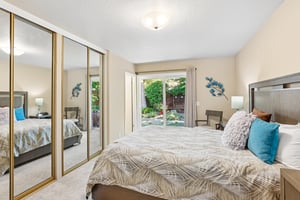 Charlotte Way-S1605-033.jpg