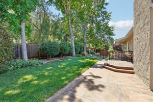 Charlotte Way-S1605-038.jpg