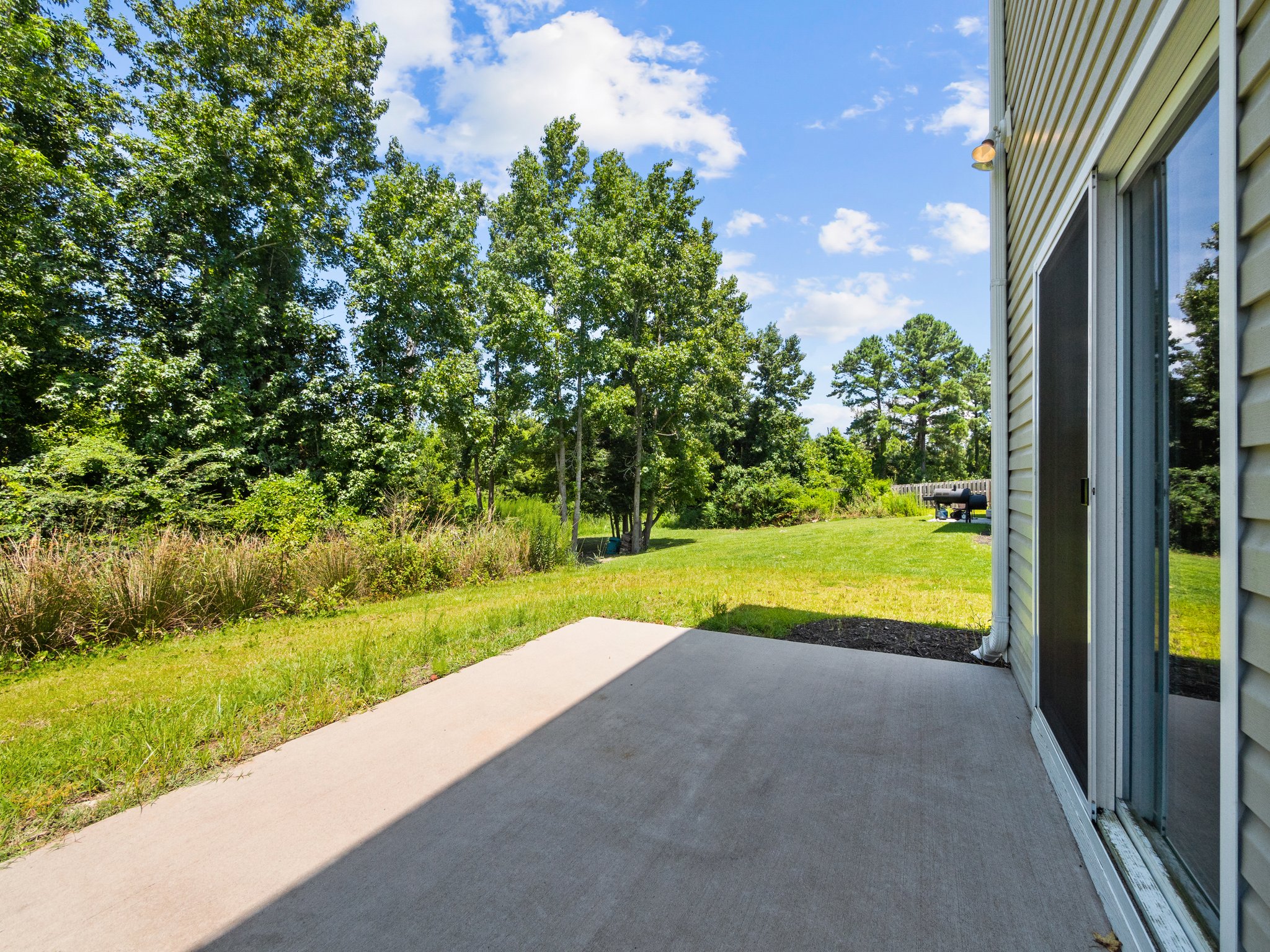 554 Avendale Dr, Rocky Point, NC 28457