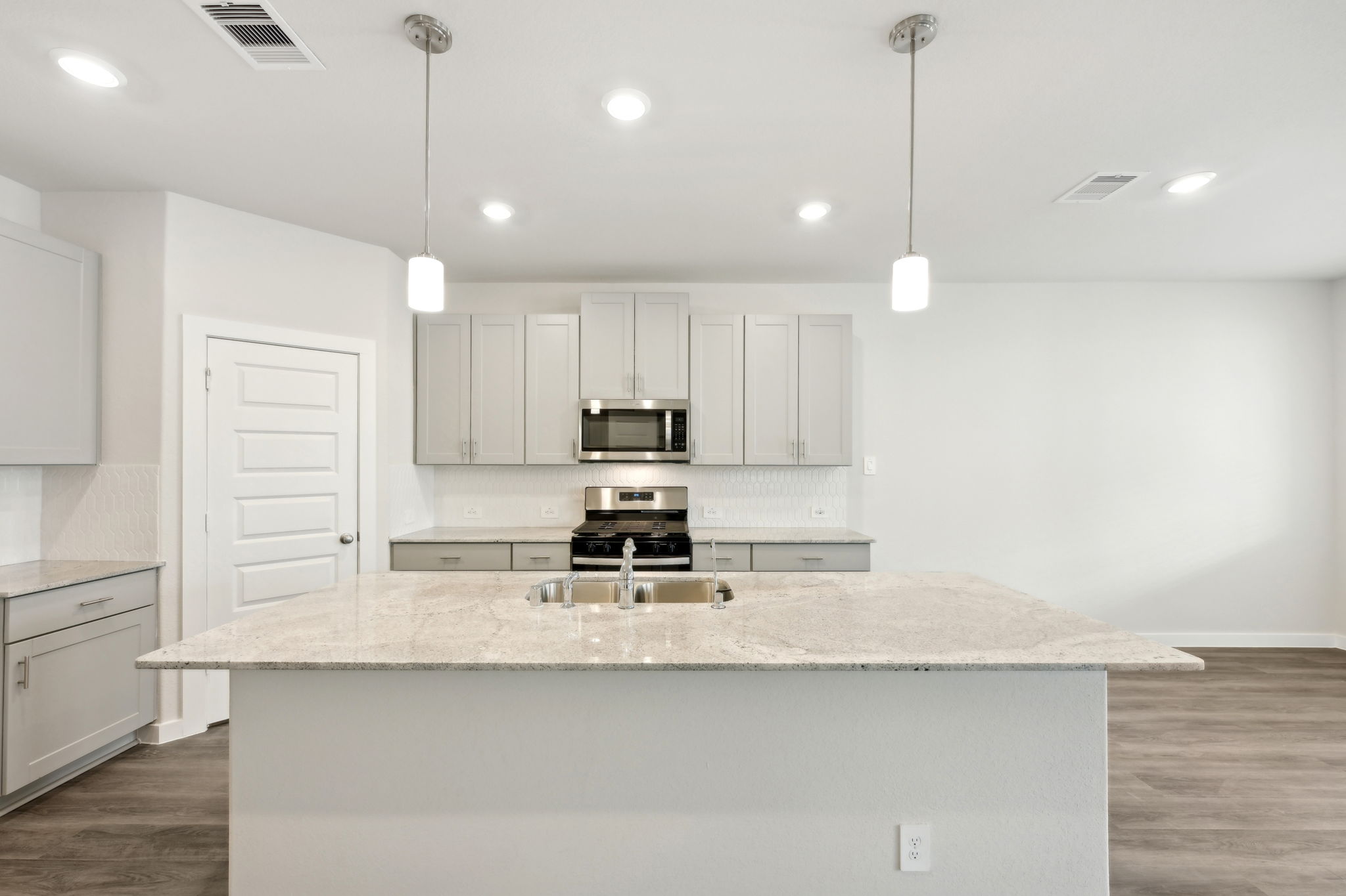 Houston - Kemah Crossing - 554 Avisa Drive, Kemah TX 77565 - 012