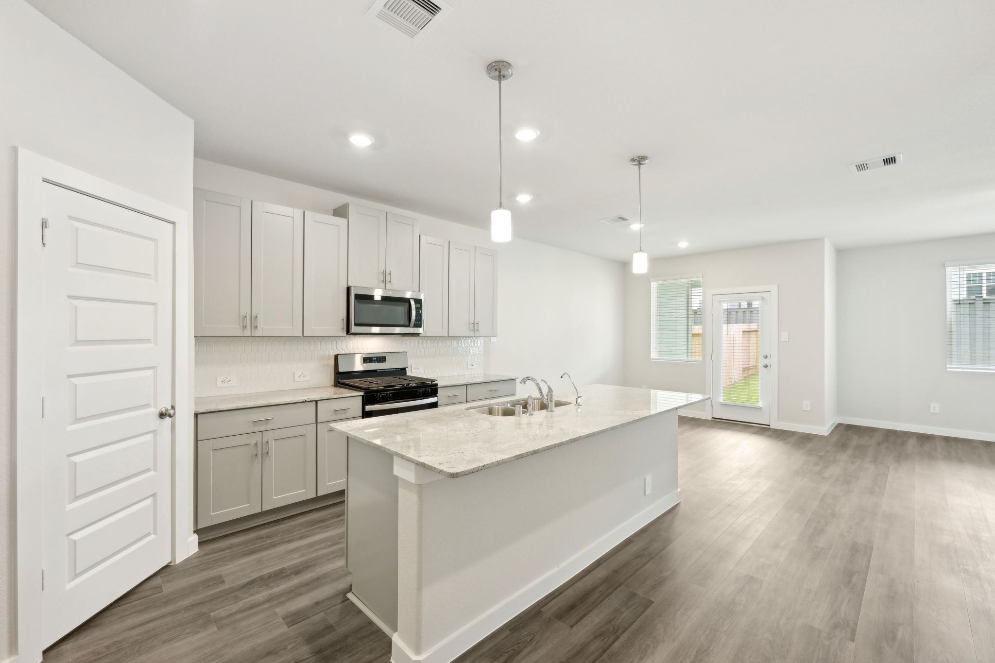 Houston - Kemah Crossing - 554 Avisa Drive, Kemah TX 77565 - 013