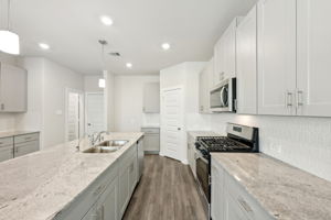 Houston - Kemah Crossing - 554 Avisa Drive, Kemah TX 77565 - 010