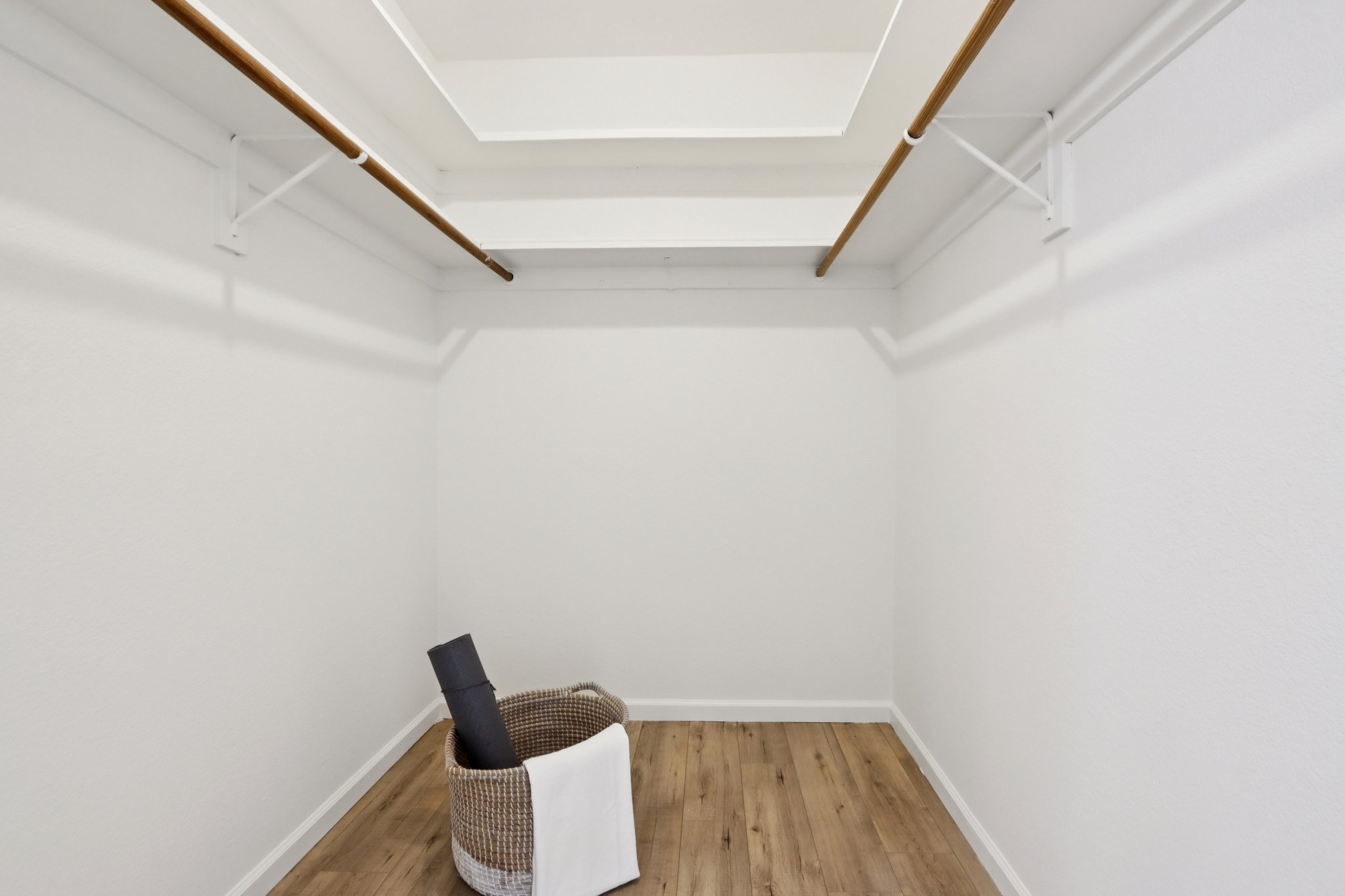 Fisk Ave-S0603-035.jpg