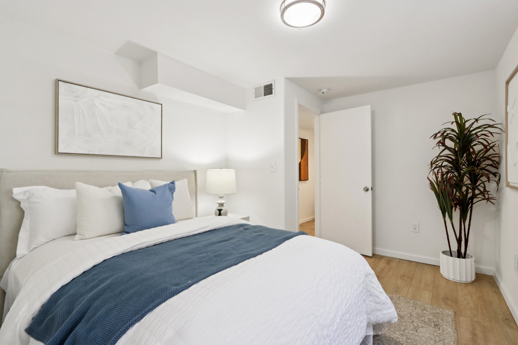 Fisk Ave-S0603-040.jpg