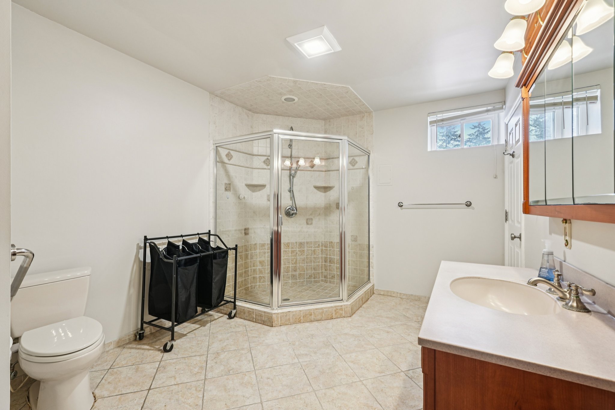 Hampton Hill Rd-S1102-085.jpg