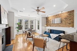 5540 N Glenwood Ave_002.jpg