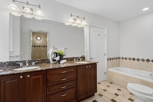 5540 N Glenwood Ave_018.jpg