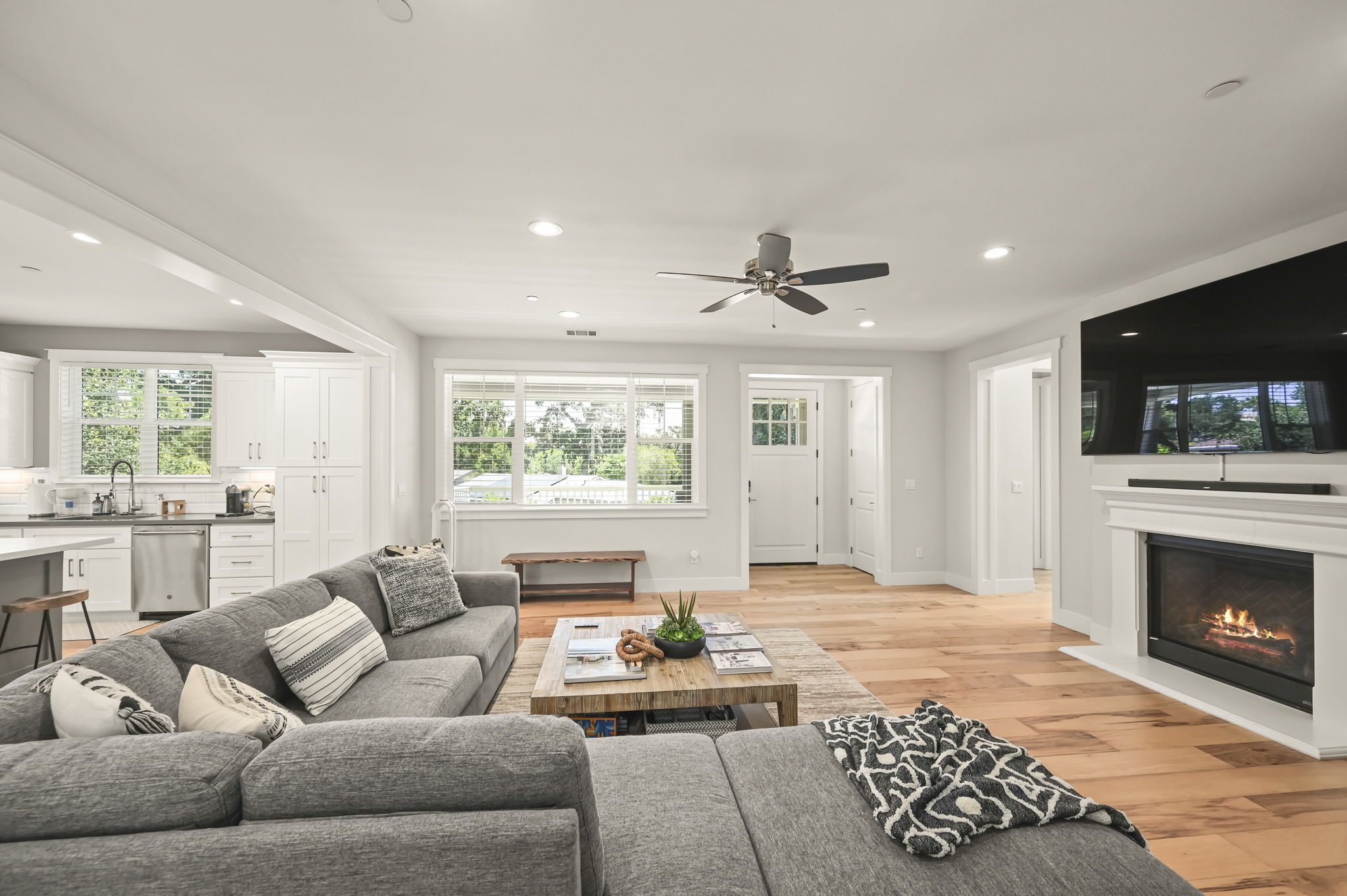 9' Ceiling Throughout