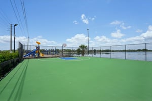 Harborage Dr-1005-907.jpg