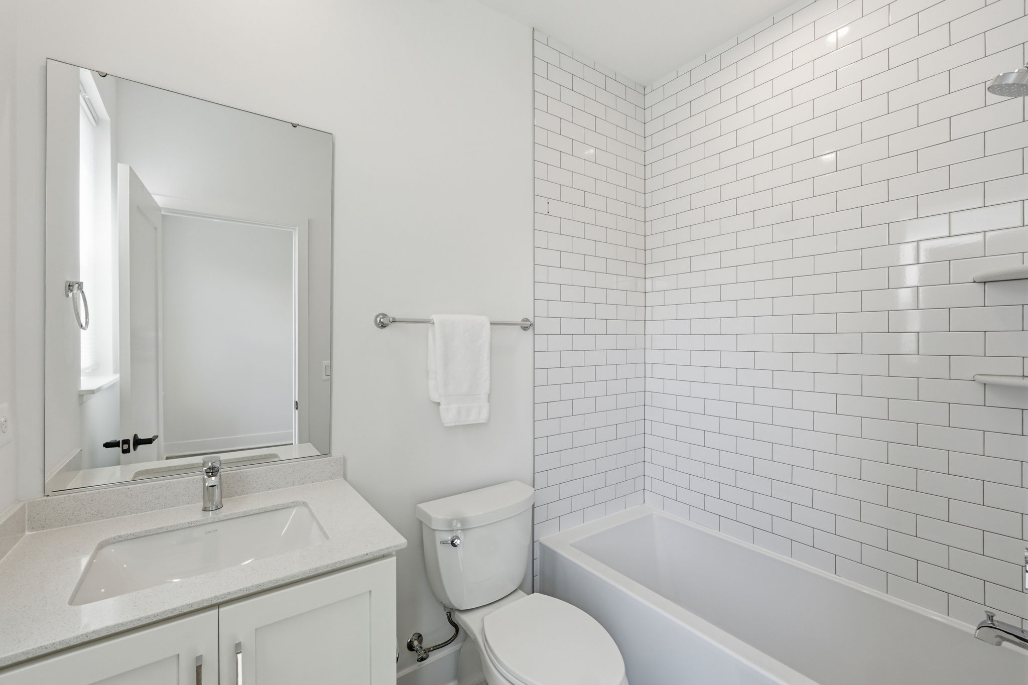 Ensuite Bath 3 (Glass Shower Door TB Installed)