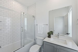 Ensuite Bath 2