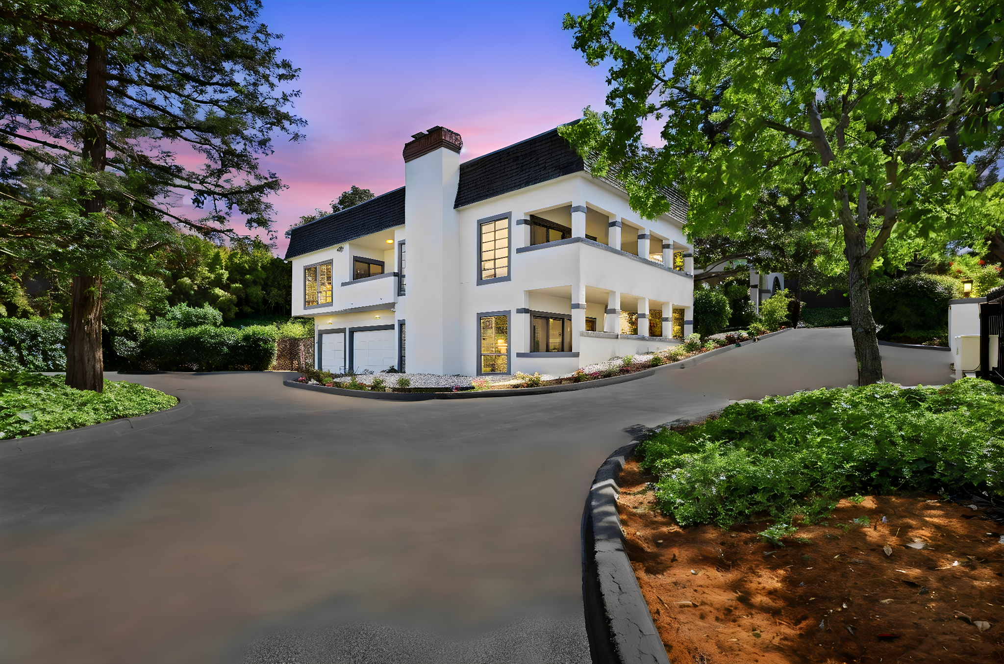 004_F8_555 Chateau Dr day to dusk.jpeg